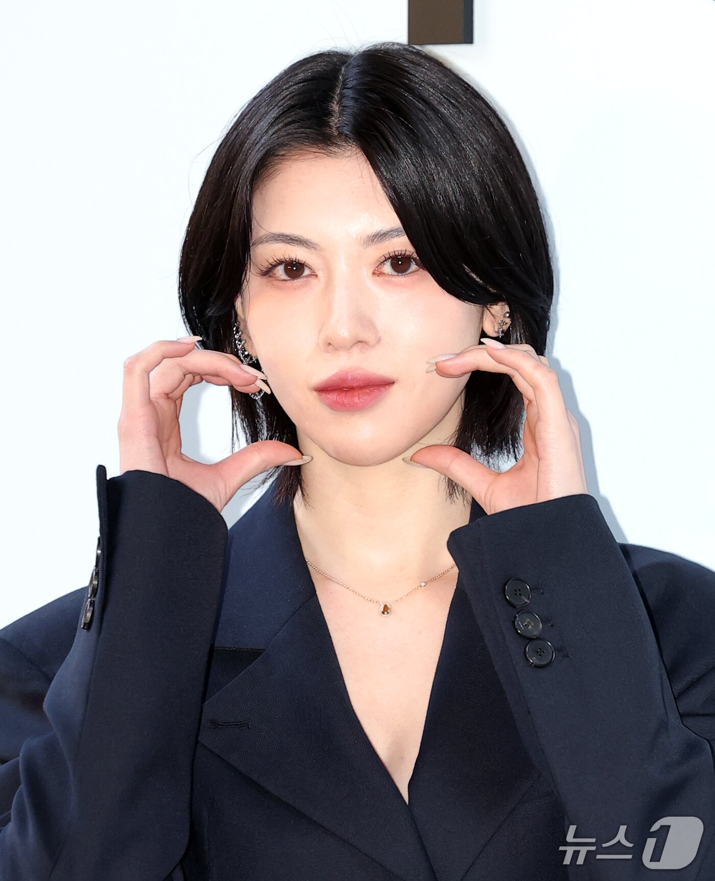 미요히 아야카, 케이 볼하트 선물
