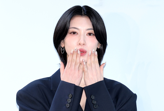 미요시 아야카, 손 키스 쪼옥