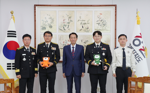 강원소방본부, 소방정 승진·전입자 2명 임명장 수여