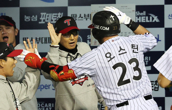 잇몸 불펜 극찬한 염경엽 LG 감독 "케네디·이우찬 호투로 승리"[WC1]