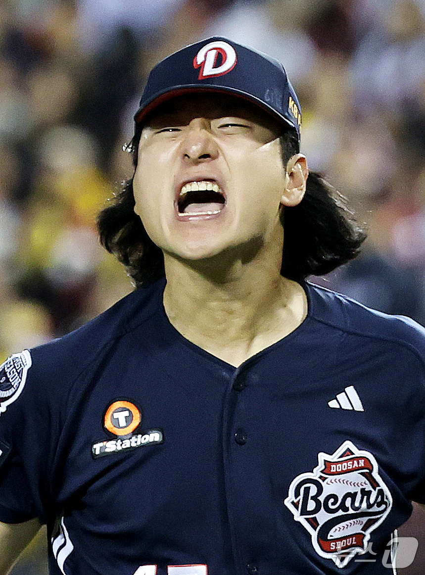 (서울=뉴스1) 박지혜 기자 = 14일 서울 잠실야구장에서 열린 2026 신한 SOL KBO 포스트시즌 와일드카드 결정전 1차전 LG 트윈스와 두산 베어스의 경기에서 2회말 두산 …