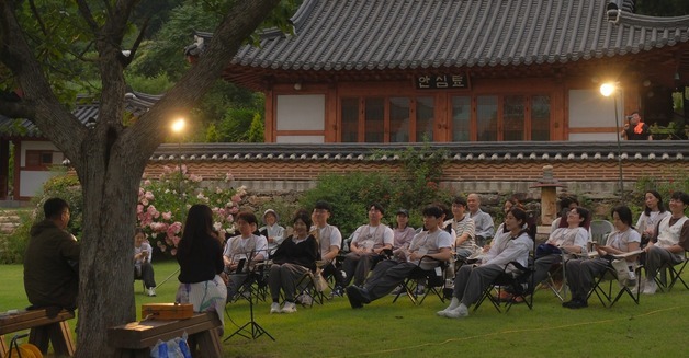 "청년에게 휴식을"…영월 망경산사의 '반야심야'