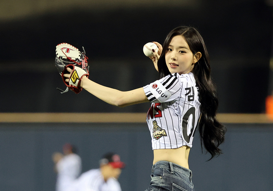 시구하는 트리플에스 김채연