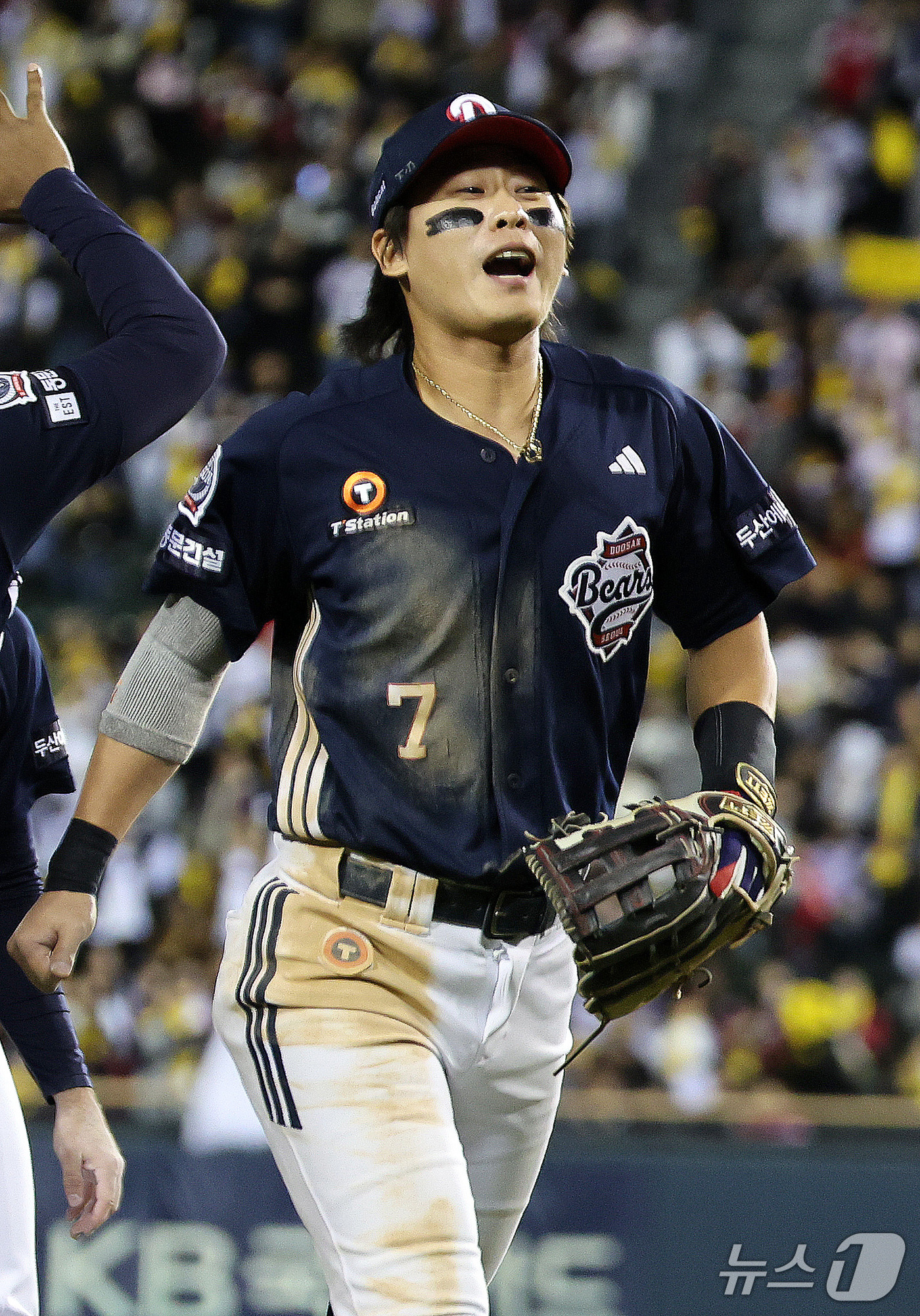 (서울=뉴스1) 박지혜 기자 = 14일 서울 잠실야구장에서 열린 2026 신한 SOL KBO 포스트시즌 와일드카드 결정전 1차전 LG 트윈스와 두산 베어스의 경기에서 7회말 2사 …