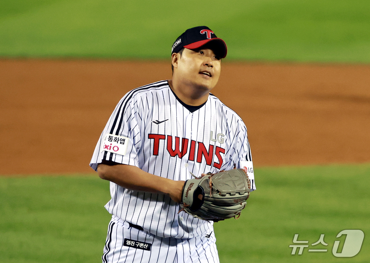 (서울=뉴스1) 이호윤 기자 = 14일 오후 서울 송파구 잠실야구장에서 열린 프로야구 '2026 신한 SOL KBO 와일드카드 결정전 1차전' 두산 베어스와 LG 트윈스의 경기, …
