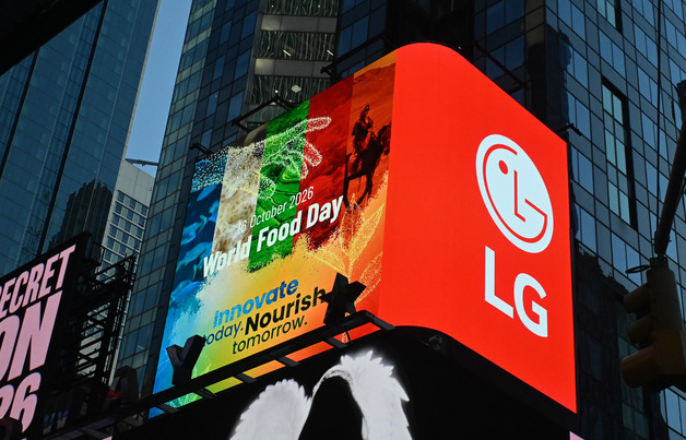 LG전자, 뉴욕·런던서 기아 해결 캠페인…인도 학생 12만명 식사 지원