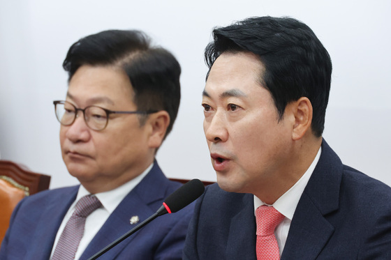 최고위 발언하는 장동혁 대표