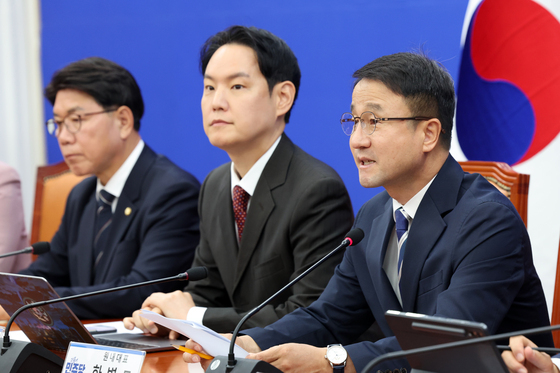 발언하는 한병도 원내대표
