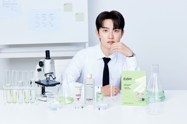뉴셀렉트 이옴, 브랜드 모델로 배우 도경수 발탁
