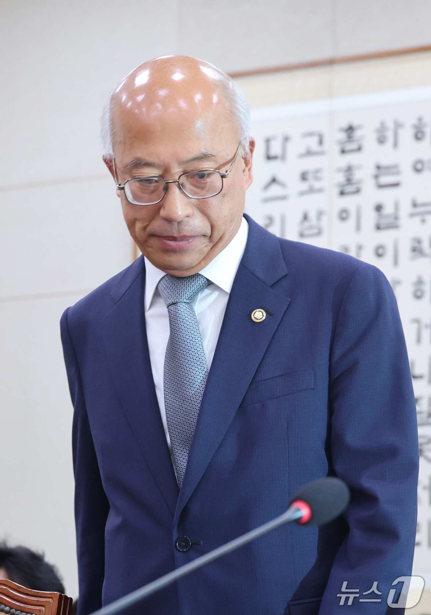 (서울=뉴스1) 신웅수 기자 = 조원철 법제처장이 15일 서울 여의도 국회에서 열린 법제사법위원회의 법제처에 대한 국정감사에 출석하고 있다. 2026.10.15/뉴스1