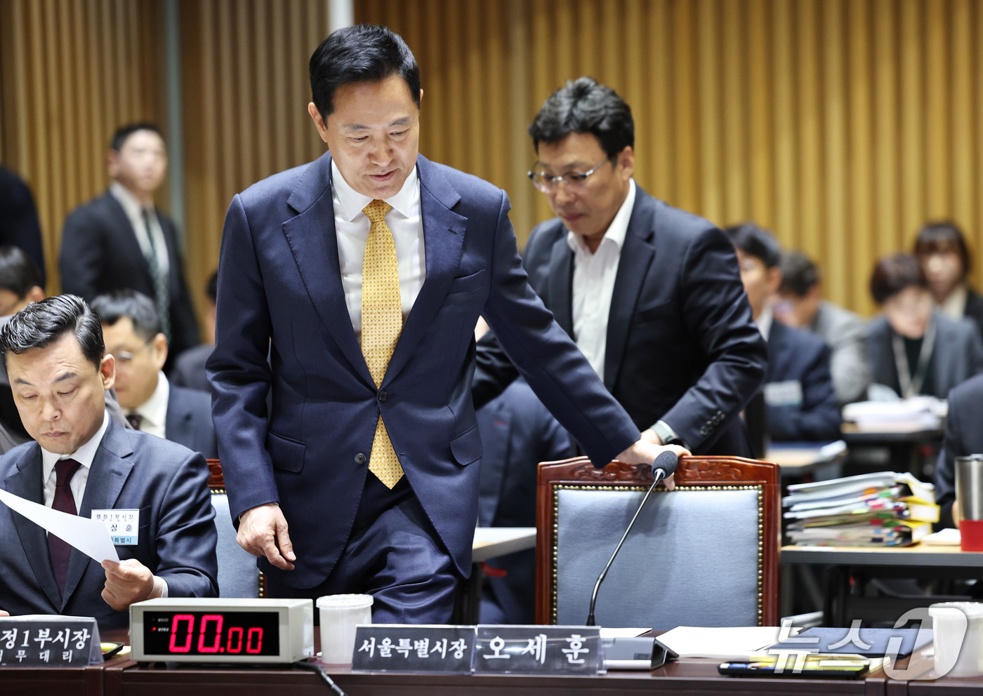 (서울=뉴스1) 구윤성 기자 = 오세훈 서울시장이 15일 서울시청에서 열린 국회 행정안전위원회의 서울시에 대한 국정감사에 참석하고 있다. 2026.10.15/뉴스1