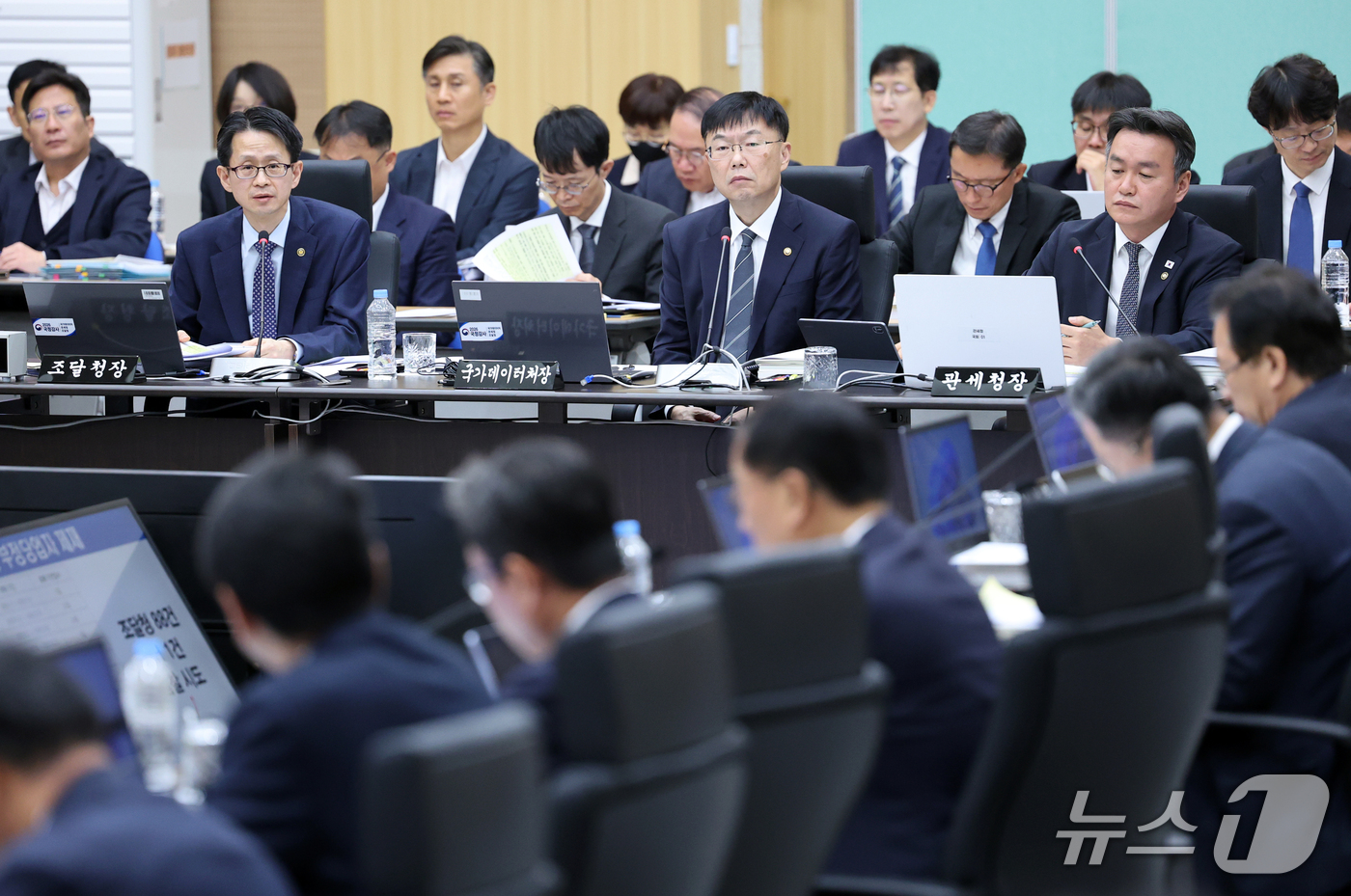 (대전=뉴스1) 김기태 기자 = 백승보 조달청장이 15일 오전 정부대전청사에서 열린 국회 재정경제기획위원회의 국가데이터처, 관세청, 조달청에 대한 국정감사에서 업무보고를 하고 있다 …