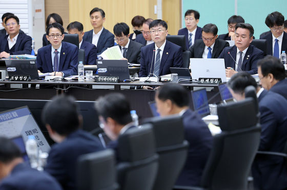 [국감] 답변하는 백승보 조달청장