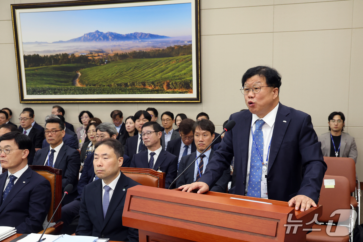 (서울=뉴스1) 황기선 기자 = 남광우 한국환경산업기술원장이 15일 서울 여의도 국회 기후에너지환경노동위원회에서 열린 중앙환경분쟁조정피해구제위원회 등에 대한 국정감사에서 발언을 하 …