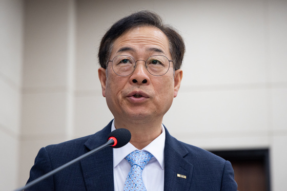 [국감] 국정감사 업무보고하는 기술보증기금 이사장