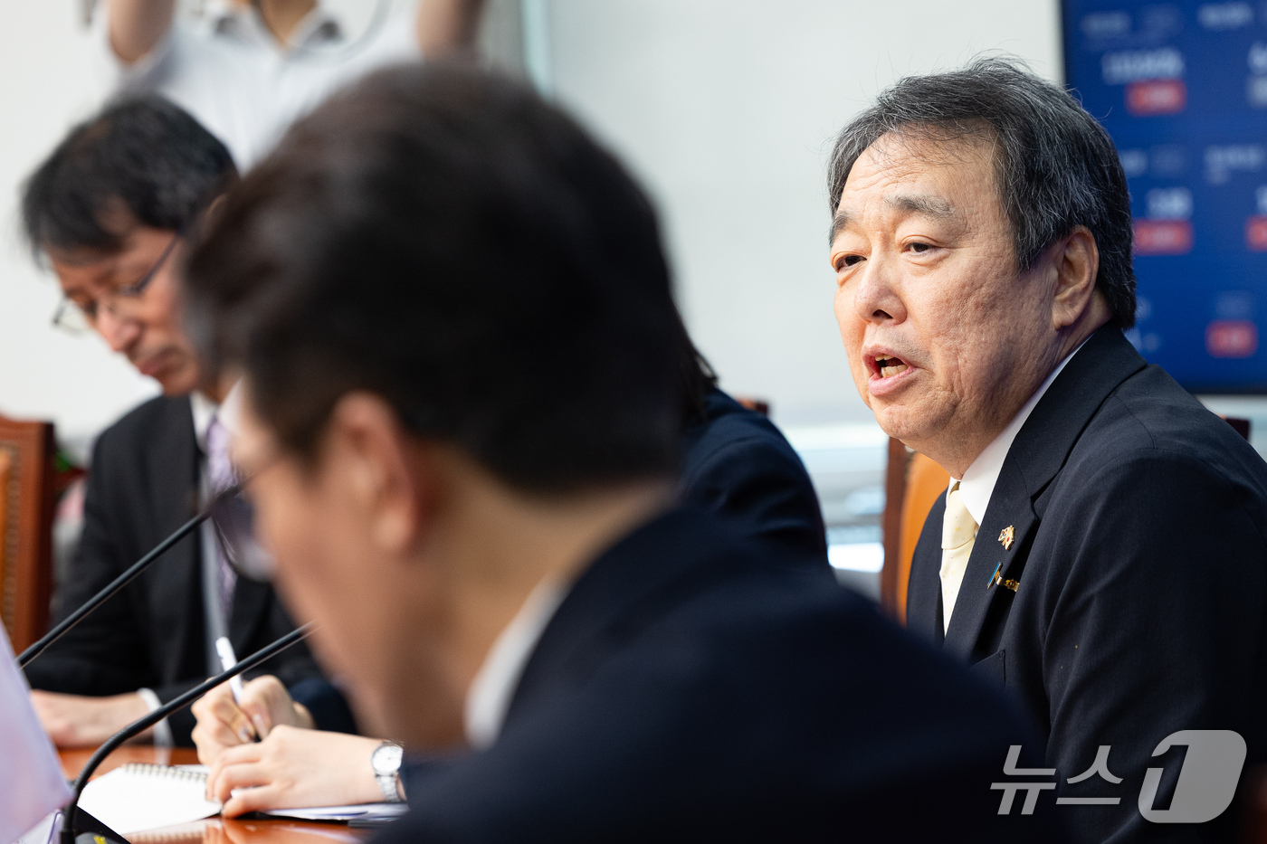 (서울=뉴스1) 유승관 기자 = 미즈시마 고이치 주한일본대사가 15일 서울 여의도 국회에서 김민석 더불어민주당 대표를 예방하고 있다. 2026.10.15/뉴스1