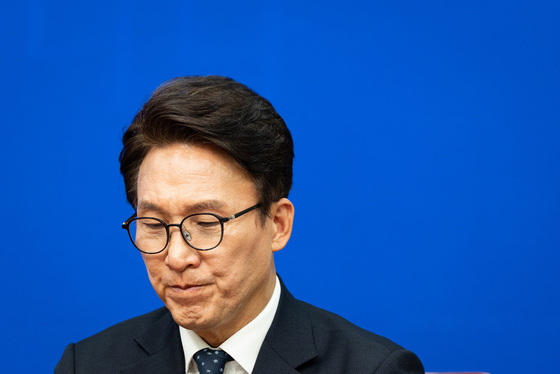 생각 많은 김민석 대표