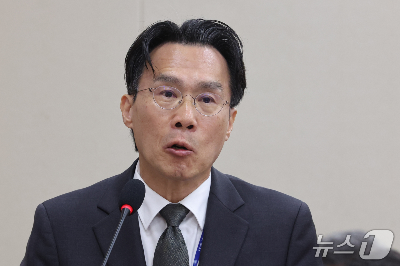 (서울=뉴스1) 황기선 기자 = 박원재 소프트웨어정책연구소장이 15일 서울 여의도 국회 과학기술정보방송통신위원회에서 열린 정보통신산업진흥원 등에 대한 국정감사에서 업무보고를 하고 …