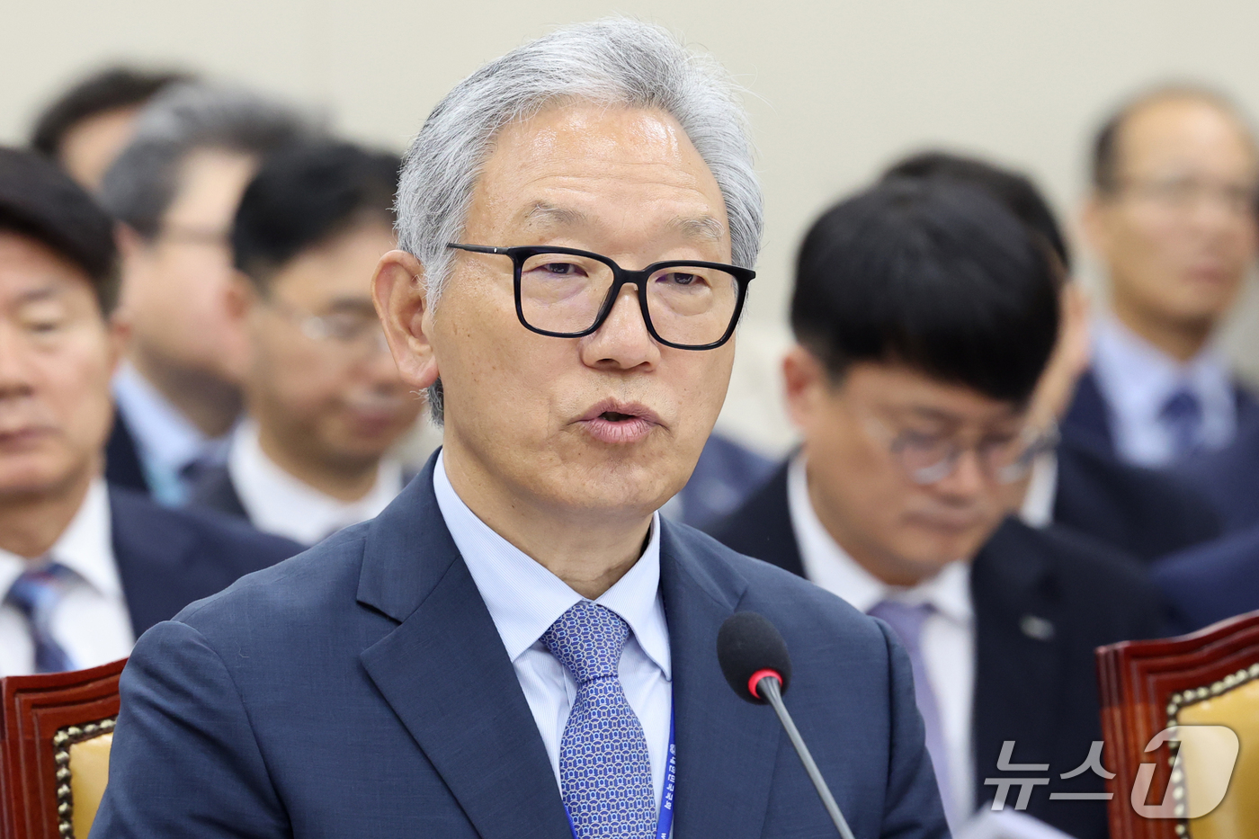 (서울=뉴스1) 황기선 기자 = 이상중 한국인터넷진흥원장이 15일 서울 여의도 국회 과학기술정보방송통신위원회에서 열린 정보통신산업진흥원 등에 대한 국정감사에서 의원 질의에 답하고 …