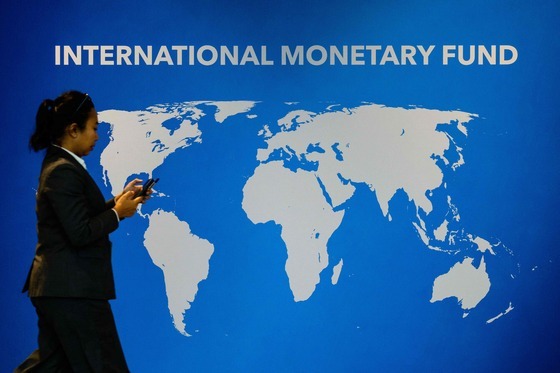 IMF "亞 성장률 내년 4.4%로 둔화…AI 투자 꺾이면 충격 집중"