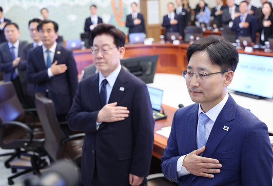 첫 출근 임광현 "민생 성과에 온힘"…李대통령 "비서실장 중심으로" 힘싣기
