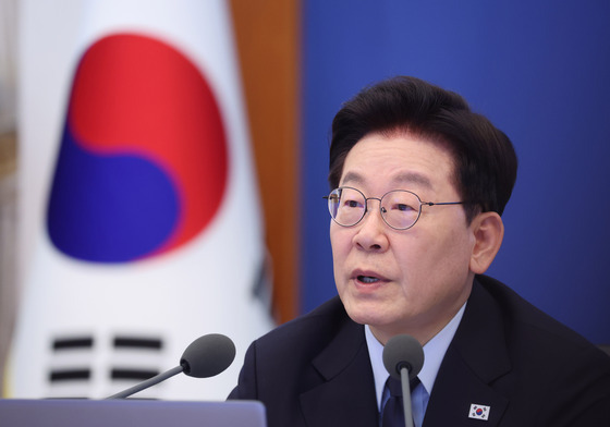 李대통령 "경제 성과 국민 삶 이어지도록…주거·일자리·금융 역량 집중"