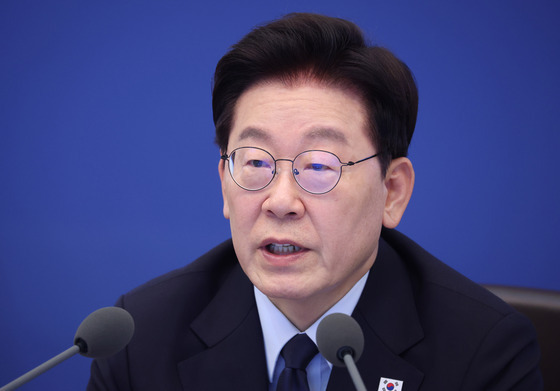 이재명 대통령 "경제 성과 국민 삶 결실로 이어지도록"