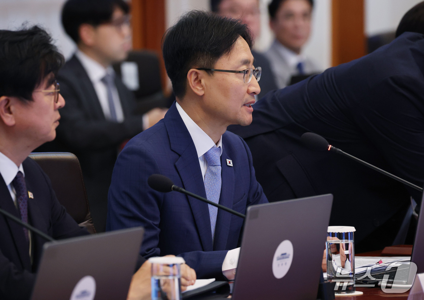 (서울=뉴스1) 이재명 기자 = 임광현 신임 청와대 비서실장이 15일 청와대에서 열린 이재명 대통령 주재로 열린 수석보좌관회의에서 발언을 하고 있다. 2026.10.15/뉴스1