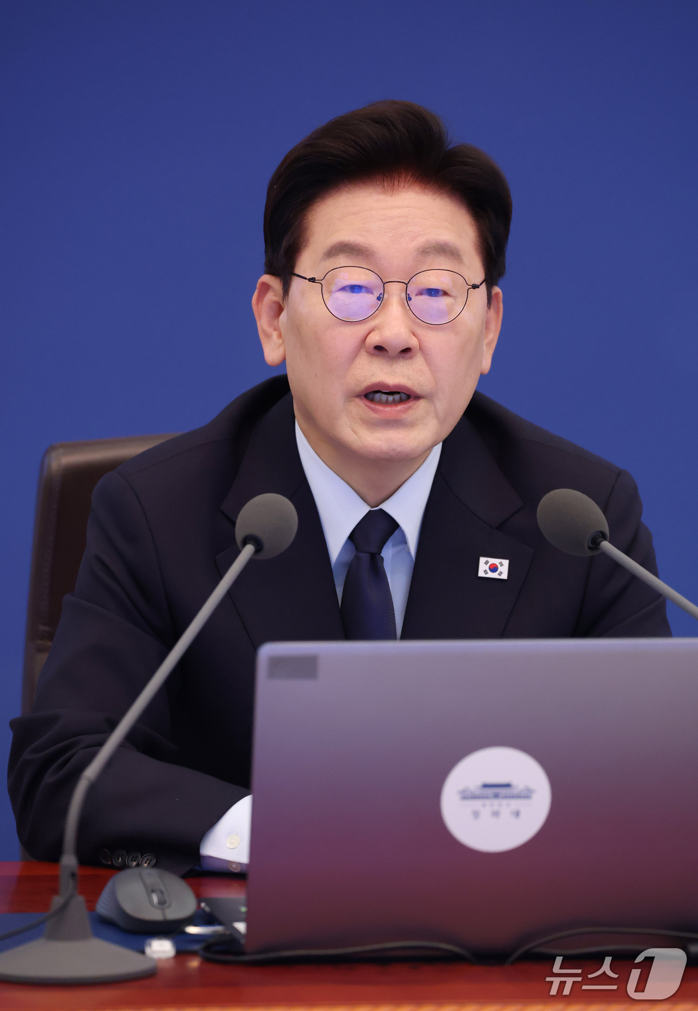 (서울=뉴스1) 이재명 기자 = 이재명 대통령이 15일 청와대에서 열린 수석보좌관회의에서 발언을 하고 있다. 2026.10.15/뉴스1
