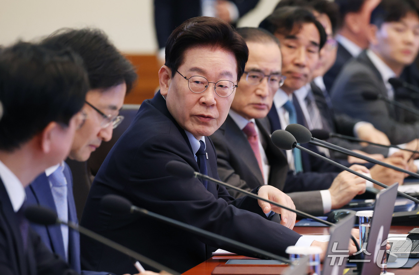 (서울=뉴스1) 이재명 기자 = 이재명 대통령이 15일 청와대에서 열린 수석보좌관회의에서 발언을 하고 있다. 2026.10.15/뉴스1