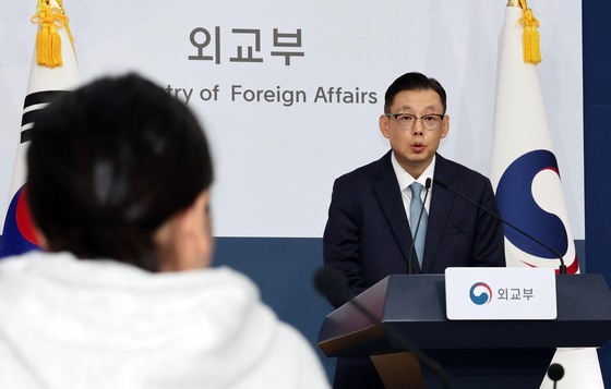 정부, 주우크라이나 공관원 절반 철수 결정…한·우크라 갈등 지속(종합)