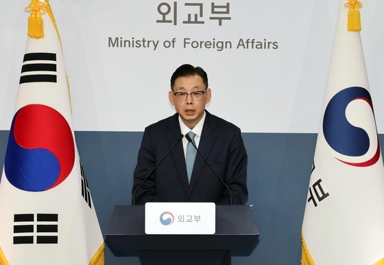 정부, 주우크라이나 공관원 일부 철수 결정…대사 소환 이어 추가 조치