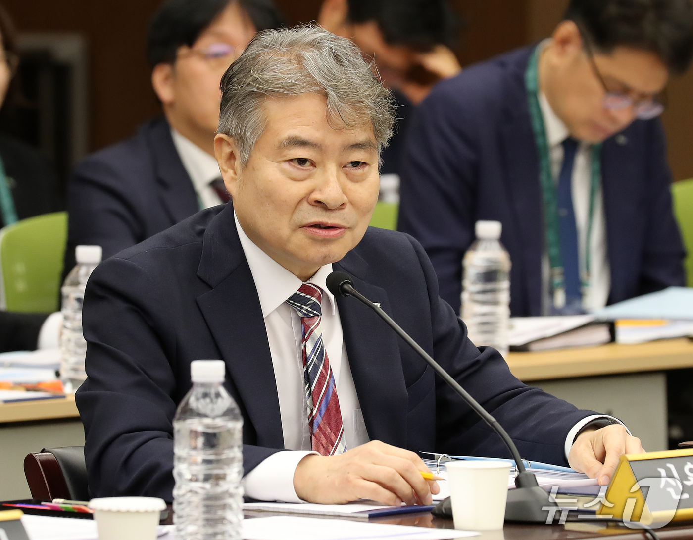 (부산=뉴스1) 윤일지 기자 = 강승준 신용보증기금 이사장이 15일 오후 부산 남구 부산국제금융센터(BIFC)에서 열린 국회 정무위원회의 한국자산관리공사, 한국주택금융공사, 신용보 …