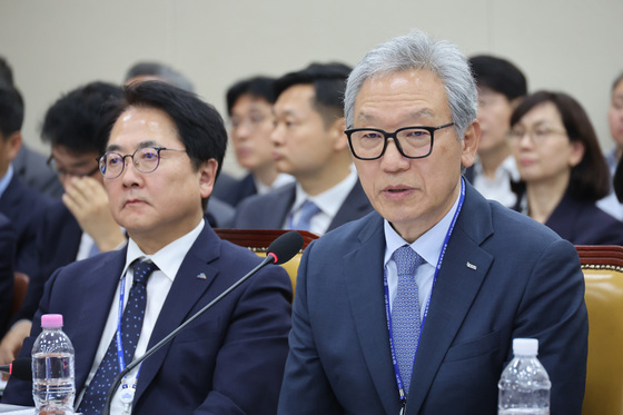 [국감] 인공지능 활용 해킹 답변하는 이상중 원장