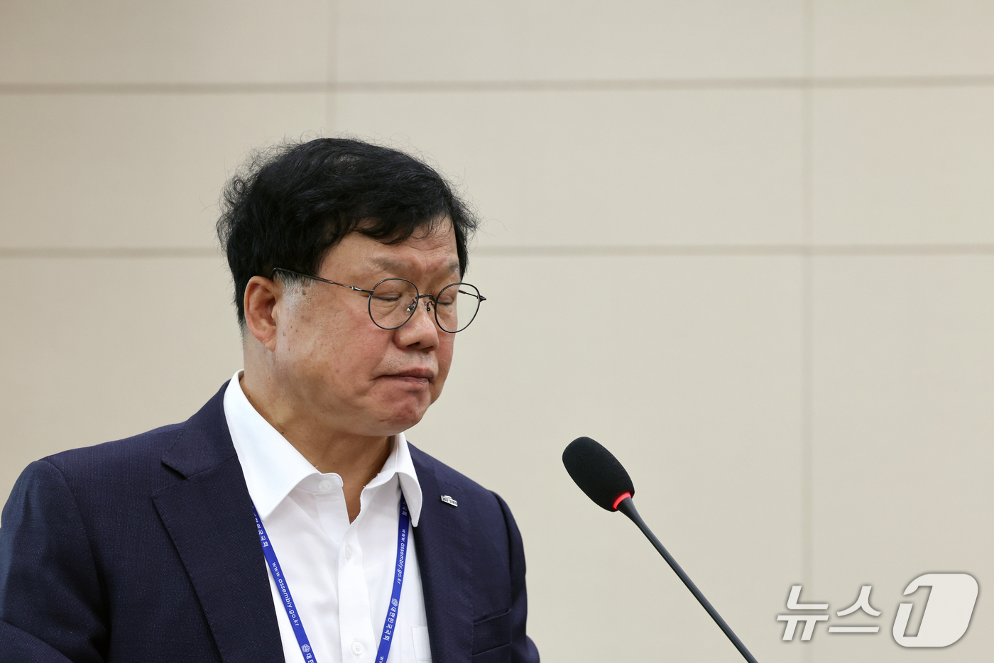 (서울=뉴스1) 황기선 기자 = 남광우 한국환경산업기술원장이 15일 서울 여의도 국회 기후에너지환경노동위원회에서 열린 중앙환경분쟁조정피해구제위원회 등에 대한 국정감사에서 의원 질의 …