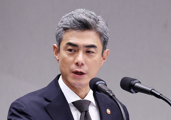 [국감] 업무보고 하는 강신철 장관