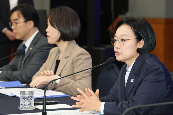 인사말하는 한 총리