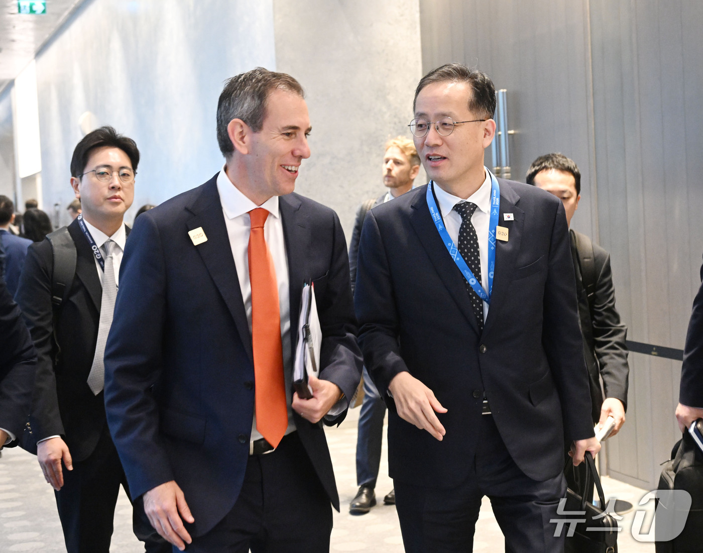 (서울=뉴스1) = 국제통화기금(IMF)·세계은행 연차총회와 주요 20개국(G20)·주요 7개국(G7) 재무장관회의에 참석하기 위해 태국 방콕을 방문중인 이형일 부총리 겸 재정경제 …
