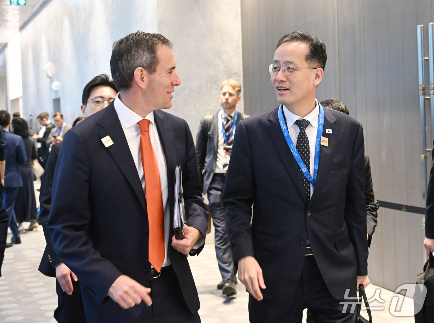 (서울=뉴스1) = 국제통화기금(IMF)·세계은행 연차총회와 주요 20개국(G20)·주요 7개국(G7) 재무장관회의에 참석하기 위해 태국 방콕을 방문중인 이형일 부총리 겸 재정경제 …