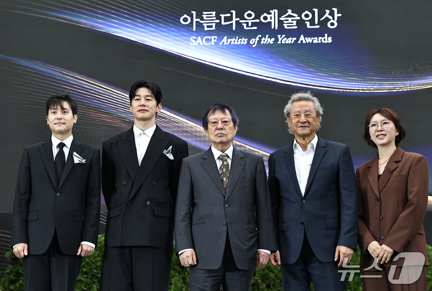 (서울=뉴스1) 권현진 기자 = '고 안성기' 아들 안필립(왼쪽부터), 김무열, 이석기 감독, 배우 박근형, 김도영 감독이 15일 서울 강동구 스테이지28에서 열린 제16회 아름다 …