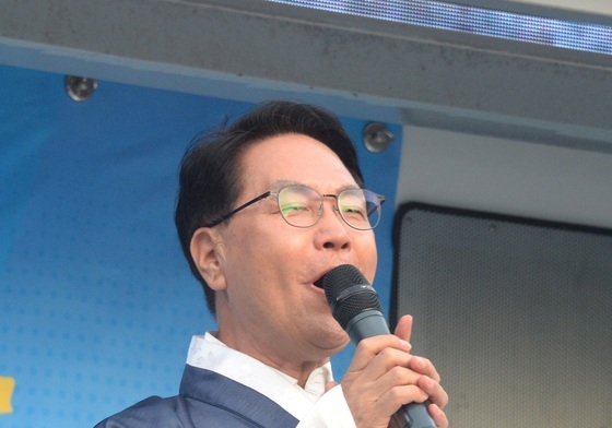 인사말하는 심덕섭 군수
