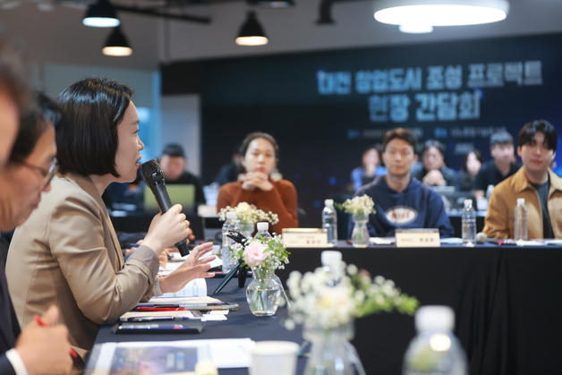 "성공사례가 중요"…이소영 중기부 장관, 대전 창업도시서 현장 목소리 청취