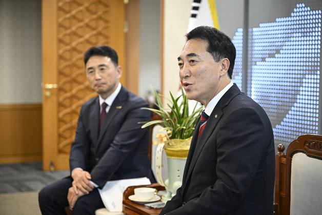 박수현 지사·이남오 함평군수, 천안 종축장 이전 상황 공유