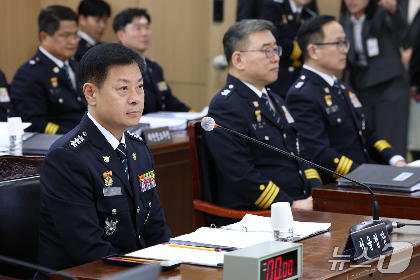 (서울=뉴스1) 이광호 기자 = 고범석 서울특별시경찰청장이 15일 오후 서울 종로구 서울특별시경찰청에서 열린 국회 행정안전위원회의 서울경찰청에 대한 국정감사에 출석해 있다. 202 …