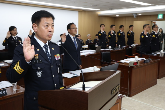 [국감] 고범석 서울경찰청장 '선서'