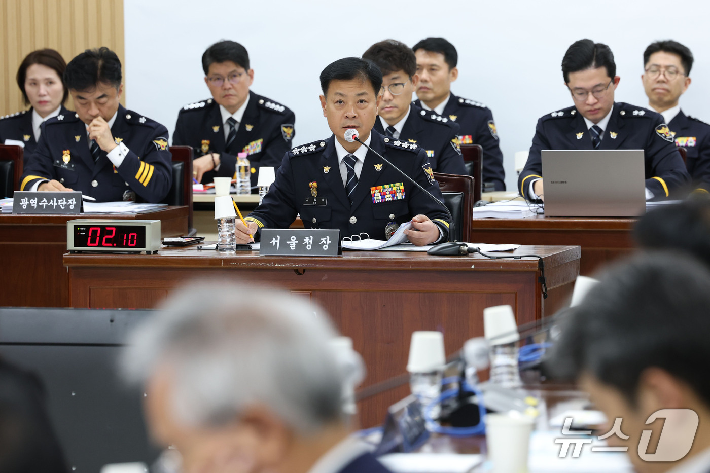 (서울=뉴스1) 이광호 기자 = 고범석 서울특별시경찰청장이 15일 오후 서울 종로구 서울특별시경찰청에서 열린 국회 행정안전위원회의 서울경찰청에 대한 국정감사에 출석해 의원 질의에 …