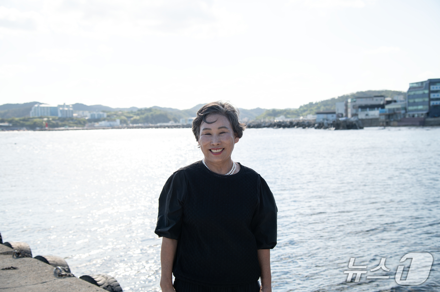 (서울=뉴스1) = 해양수산부는 성정희 구룡포 어촌계장(경북해녀협회 회장, 사진)이 유엔식량농업기구(FAO)가 선정한 ‘농수산식품 시스템 및 농어촌 개발 분야 여성 인재 100인’ …