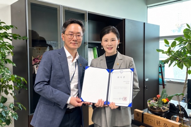 한운옥 경기도의원, 교사 목소리 듣고 교권 보호 강화한다