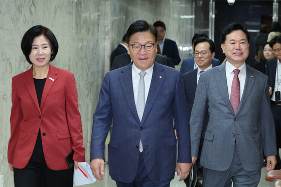 국감 대책회의 참석하는 정점식 원내대표