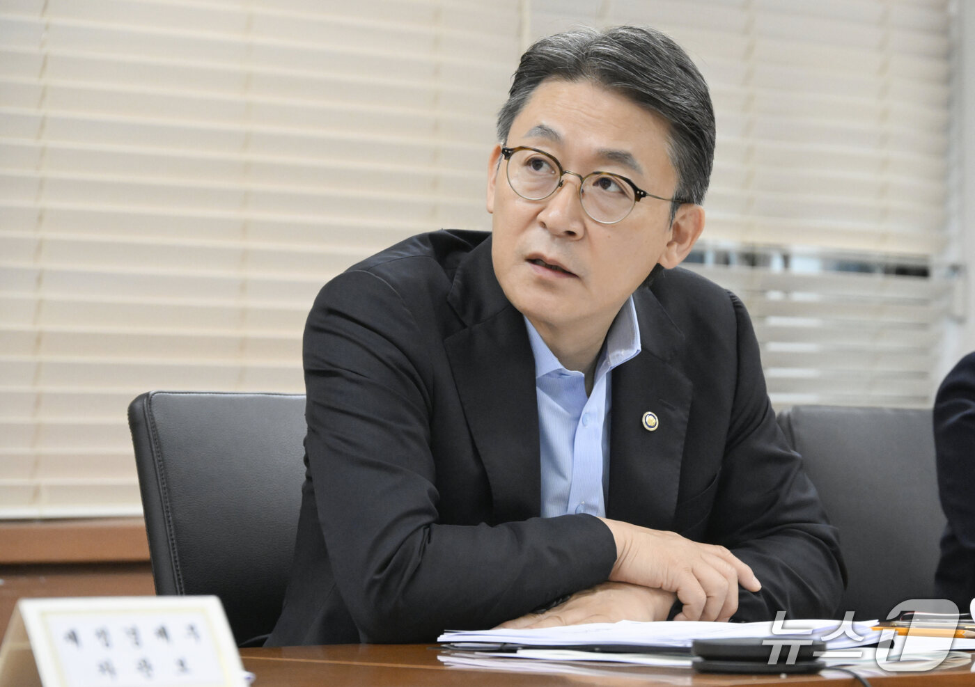 (서울=뉴스1) = 권대영 재정경제부 차관이 16일 서울 종로구 정부서울청사에서 열린 '2026년 제11차 일자리 전담반(TF)'을 주재하고 있다. (재정경제부 제공. 재판매 및 …